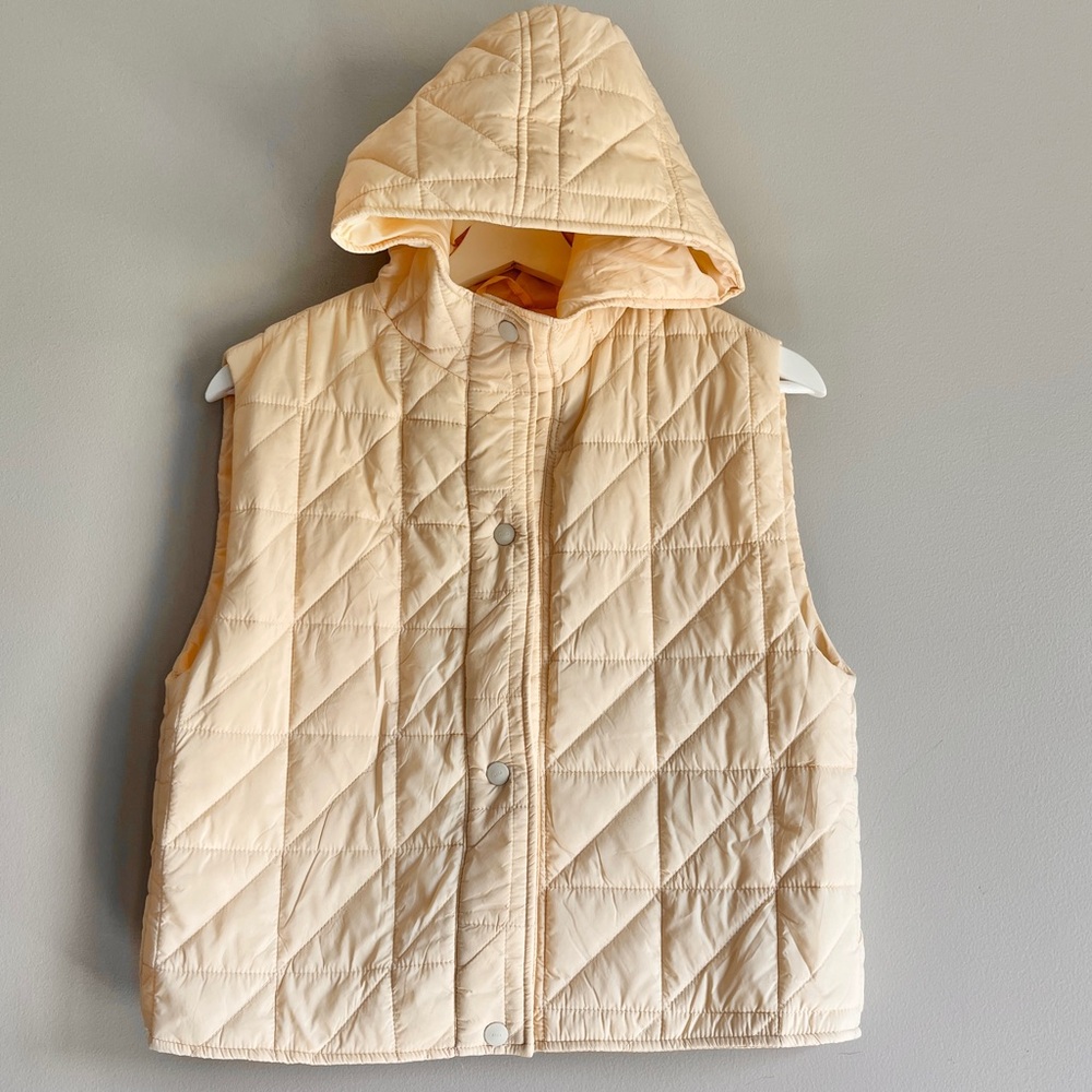 Zara girls quilted vest 11-12 hooded yellow snap front puffer lightweight fall
